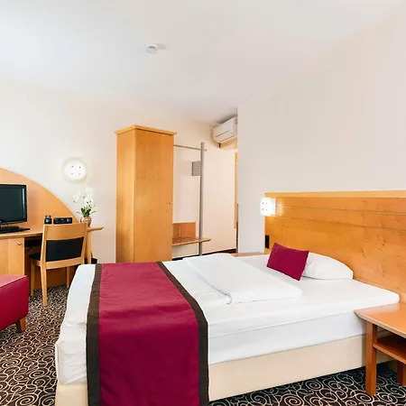 Western Hohenzollern Hotel